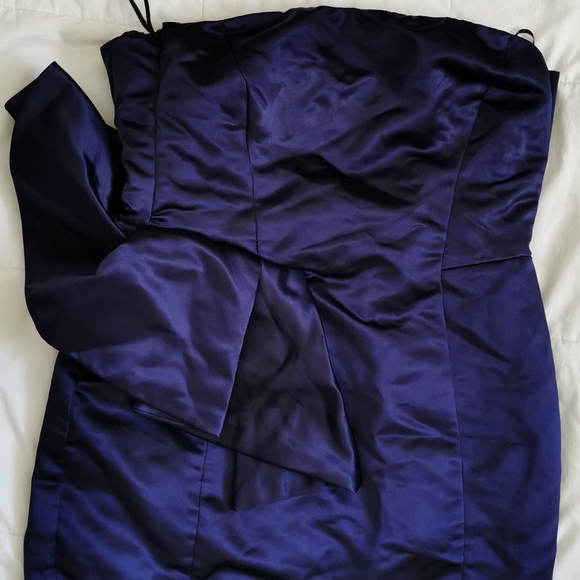 Dress - Picture 2 of 5